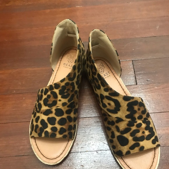 Leopard Cutout Flats - Picture 5 of 5